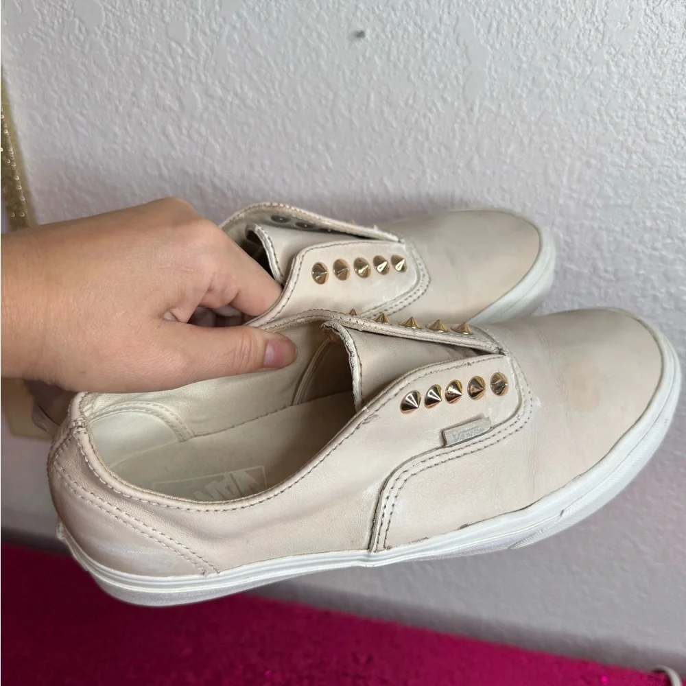 VANS 🌟 Authentic Gore Studs Leather Low Top (Size 8.5 Men’s, Size 10 Women’s)